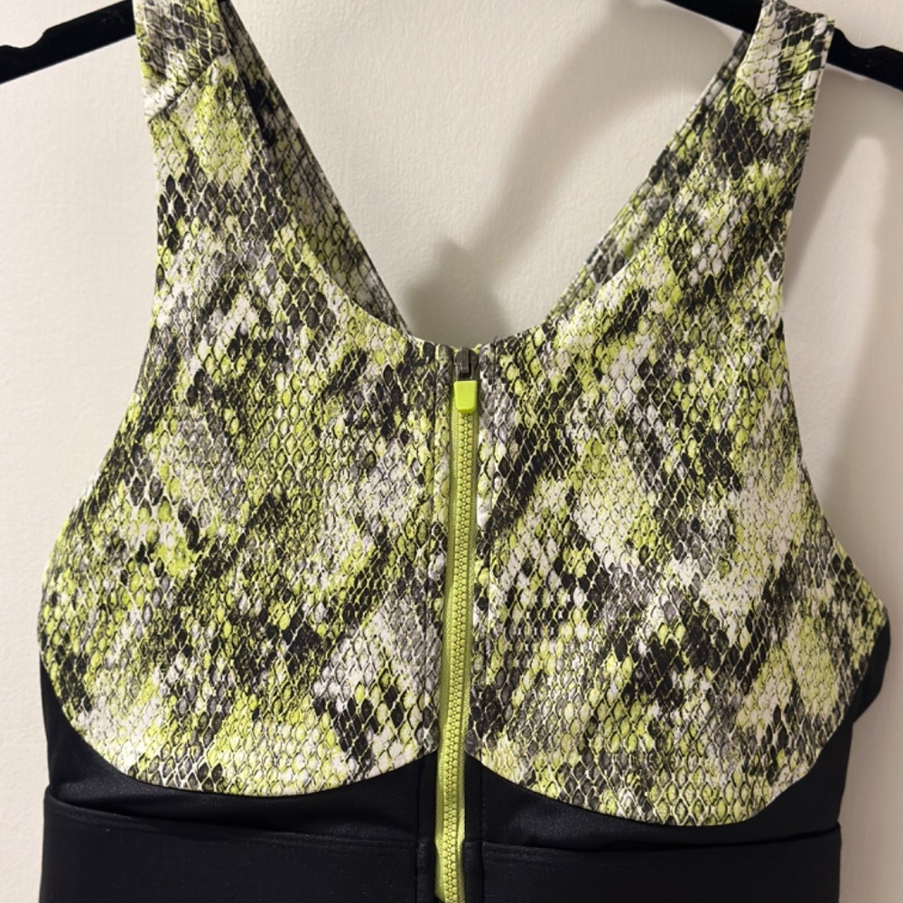Brand new with Tags Fabletics Reversible Sports Bra